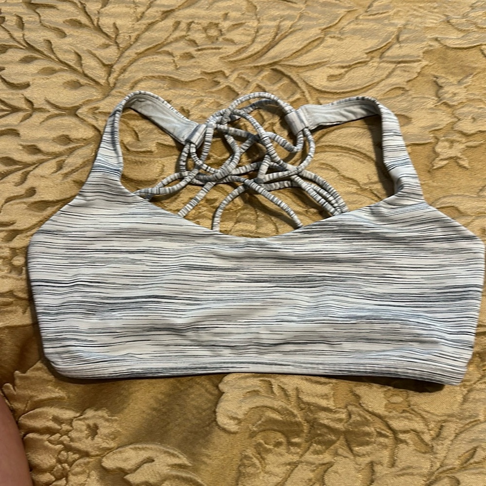 Lululemon sports bra